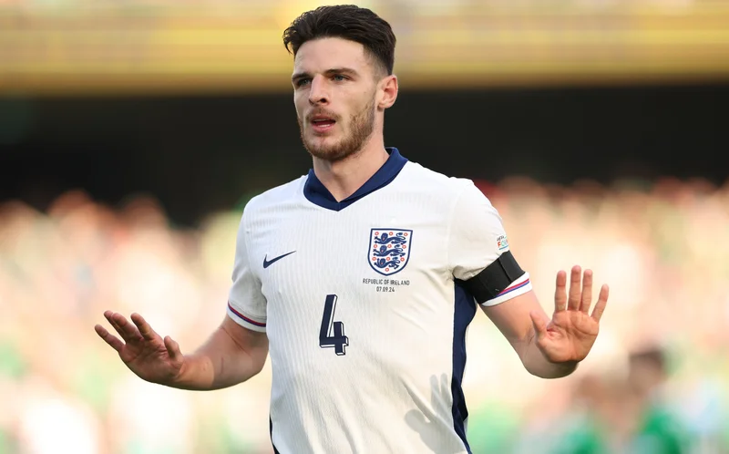 Cầu Thủ Declan Rice – “Trái Tim Thép” Nơi Tuyến Giữa 5 Một thủ lĩnh đúng nghĩa, dù không cần hô hào